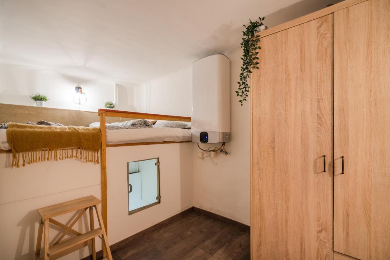 Apartment Megszunt-bohemic Style With Jacuzzi & Terrace