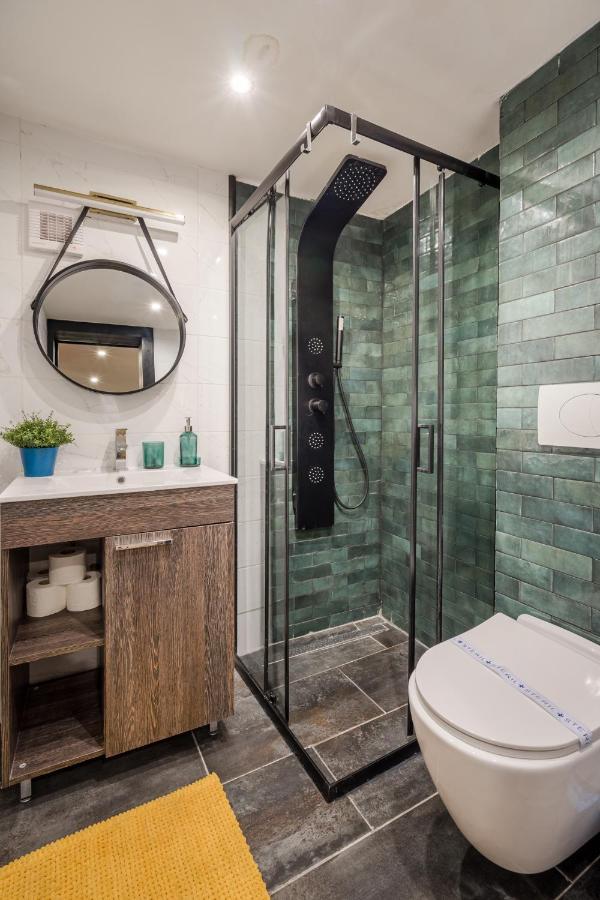 Megszunt-bohemic Style With Jacuzzi & Terrace Apartment