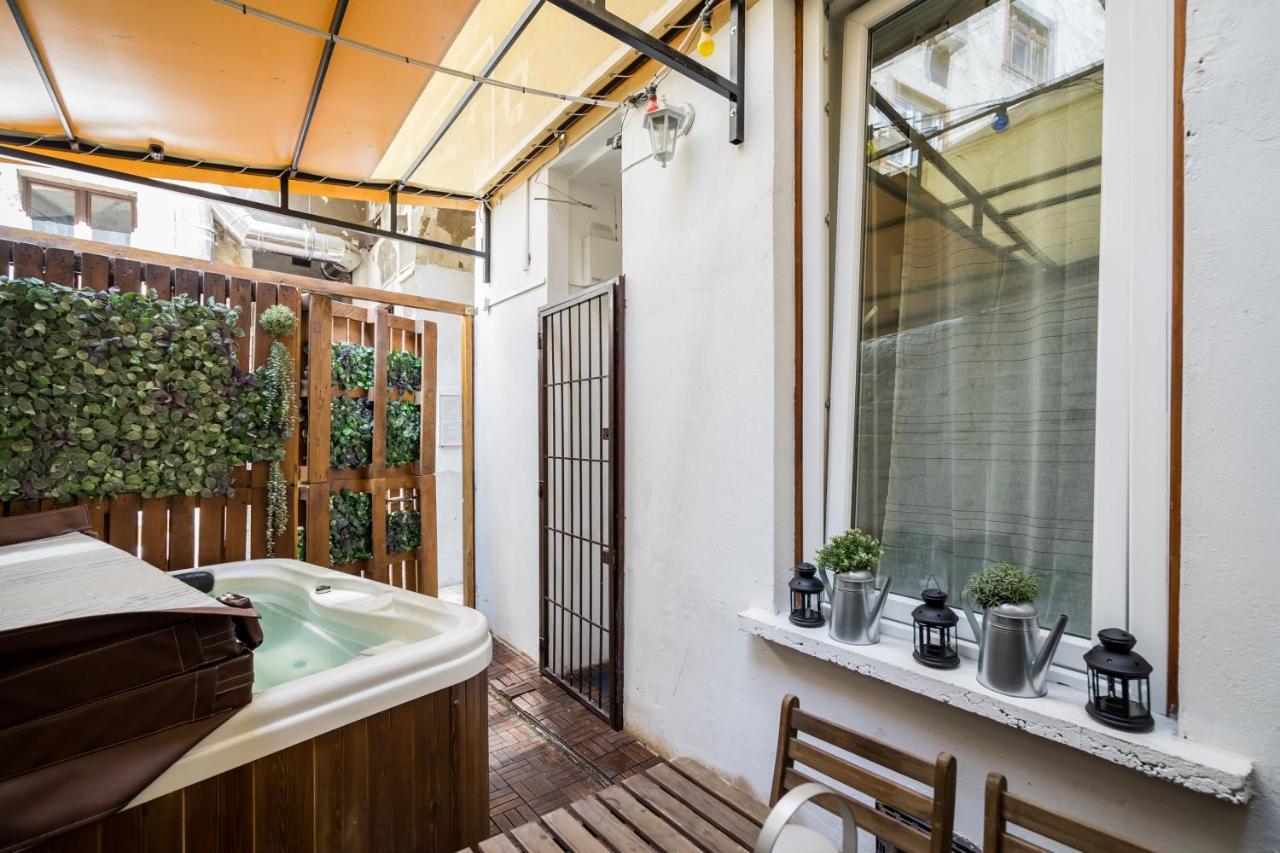 Apartment Megszunt-bohemic Style With Jacuzzi & Terrace Budapest