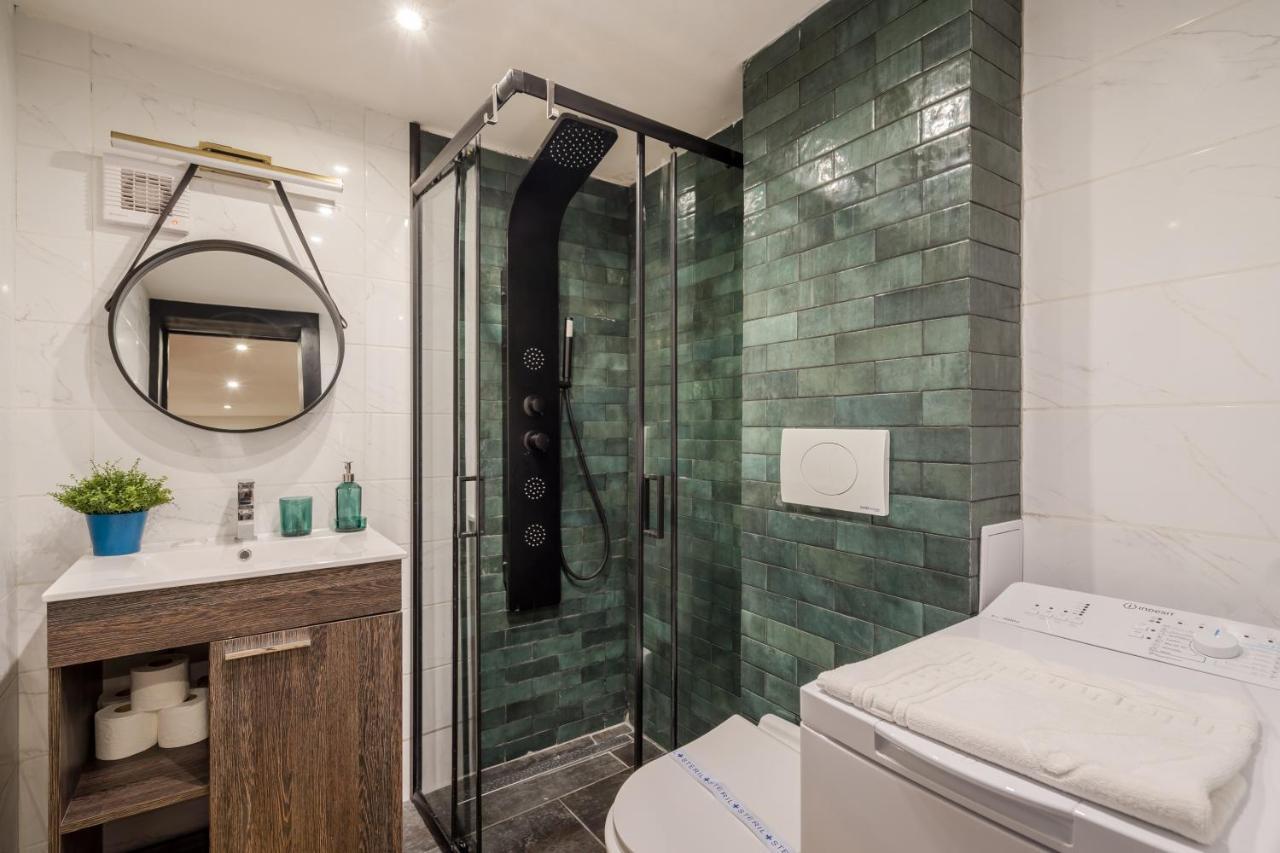 Megszunt-bohemic Style With Jacuzzi & Terrace Apartment