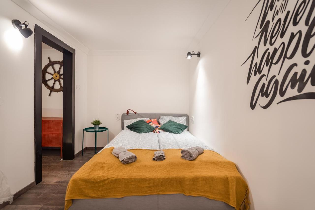 Apartment Megszunt-bohemic Style With Jacuzzi & Terrace *